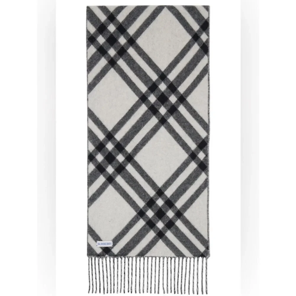 NWT Burberry Black White & Gray 100% Wool Oversized Signature Check Scarf Auth
